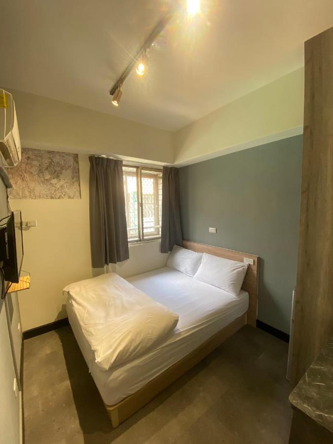 Fengjia Gift Box Homestay Taichung Buitenkant foto