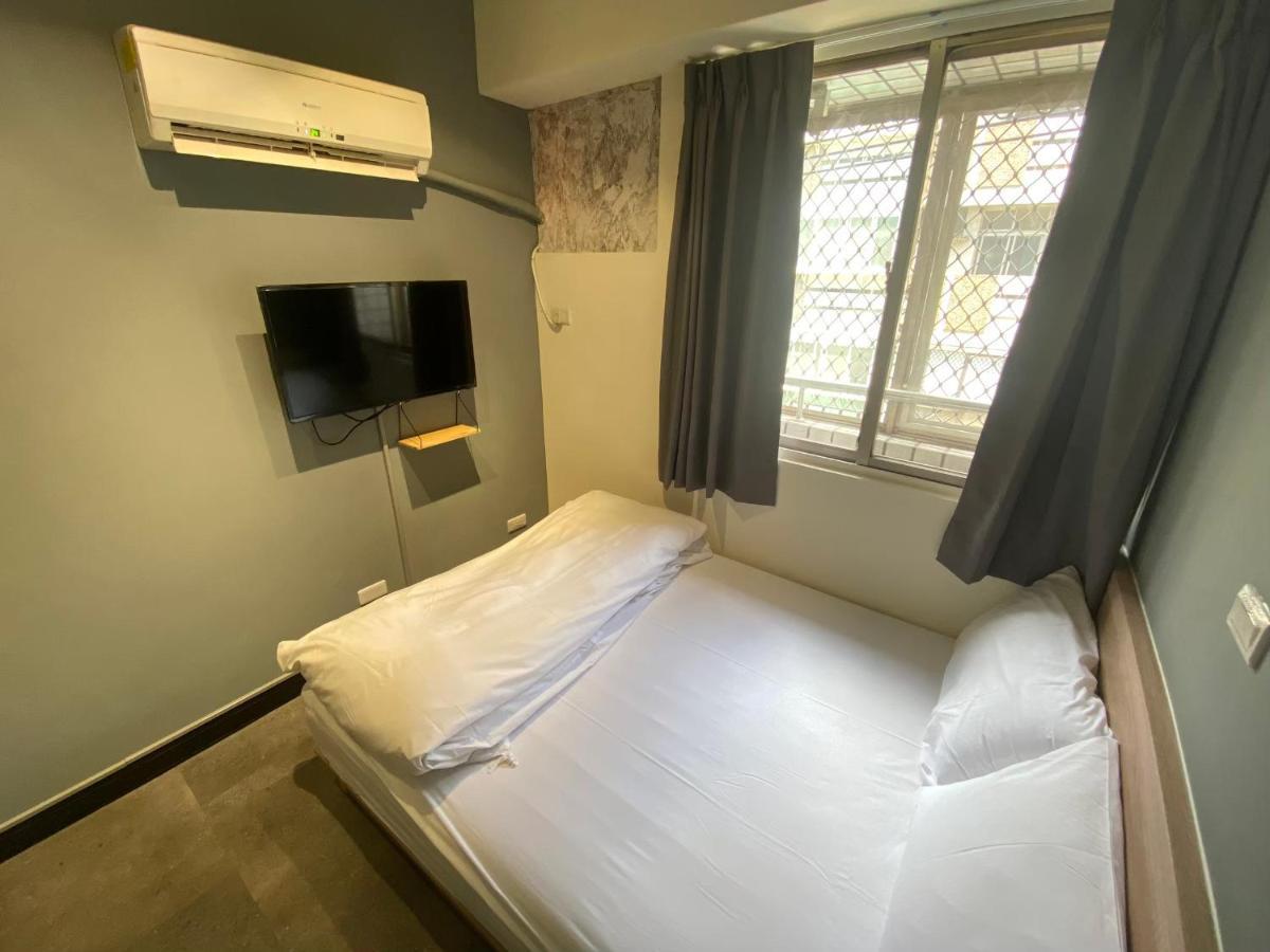 Fengjia Gift Box Homestay Taichung Buitenkant foto