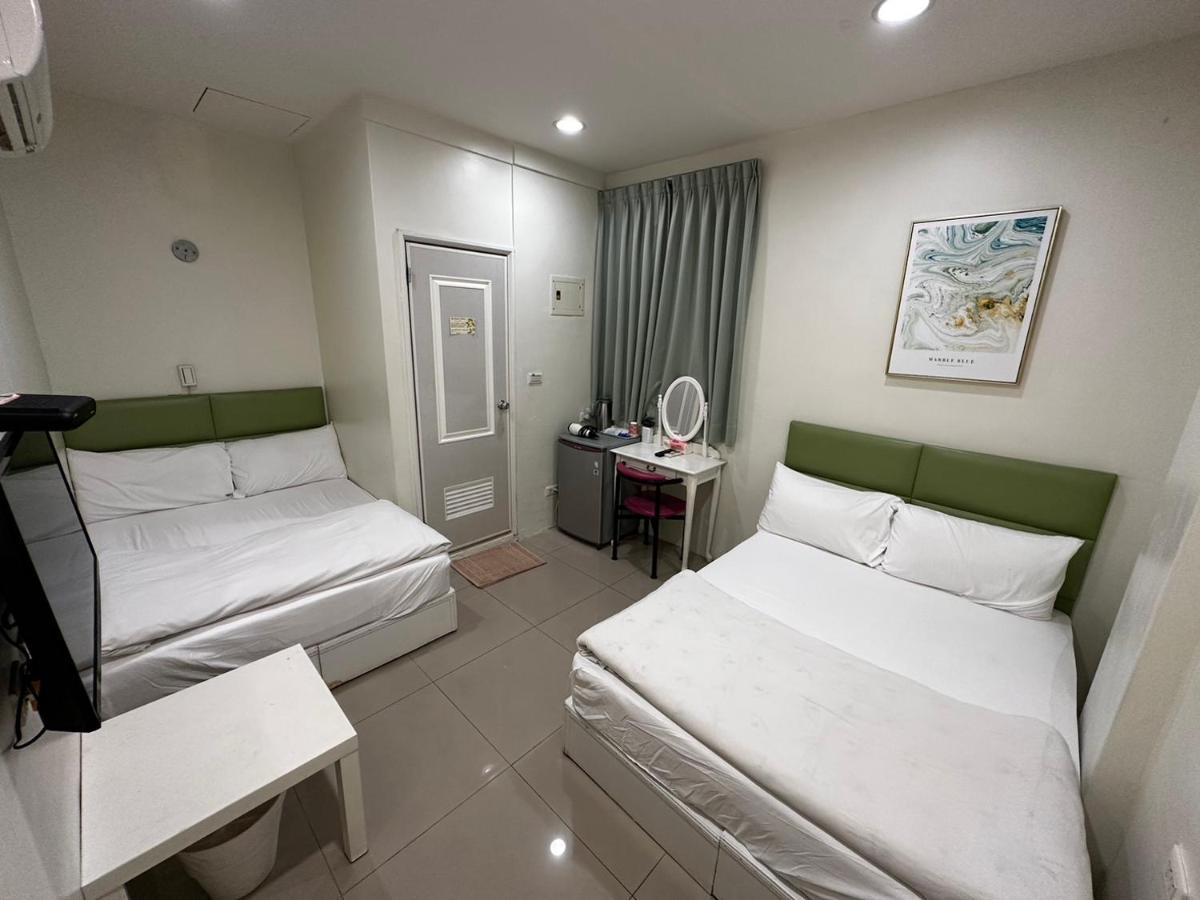 Fengjia Gift Box Homestay Taichung Buitenkant foto