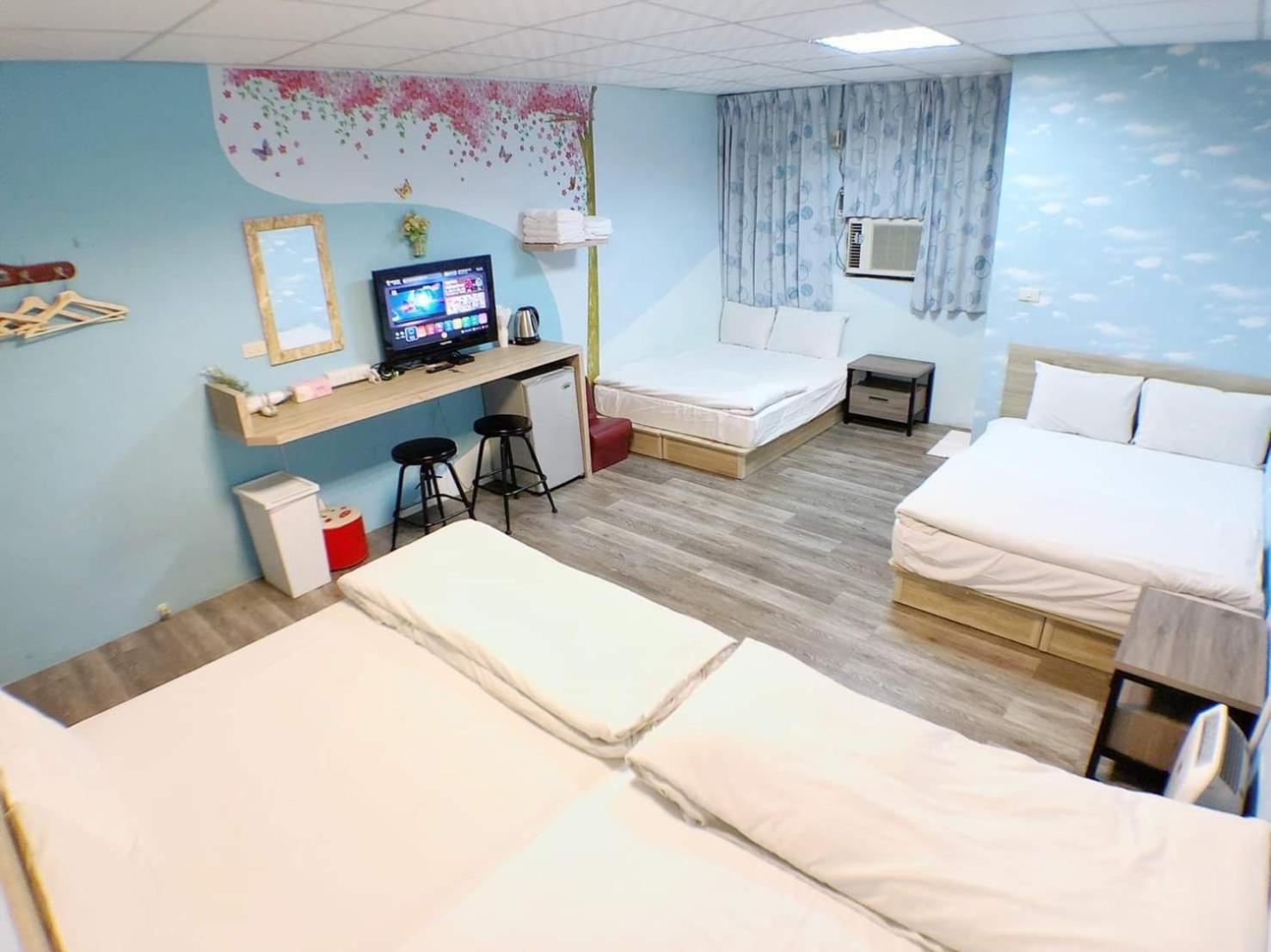 Fengjia Gift Box Homestay Taichung Buitenkant foto