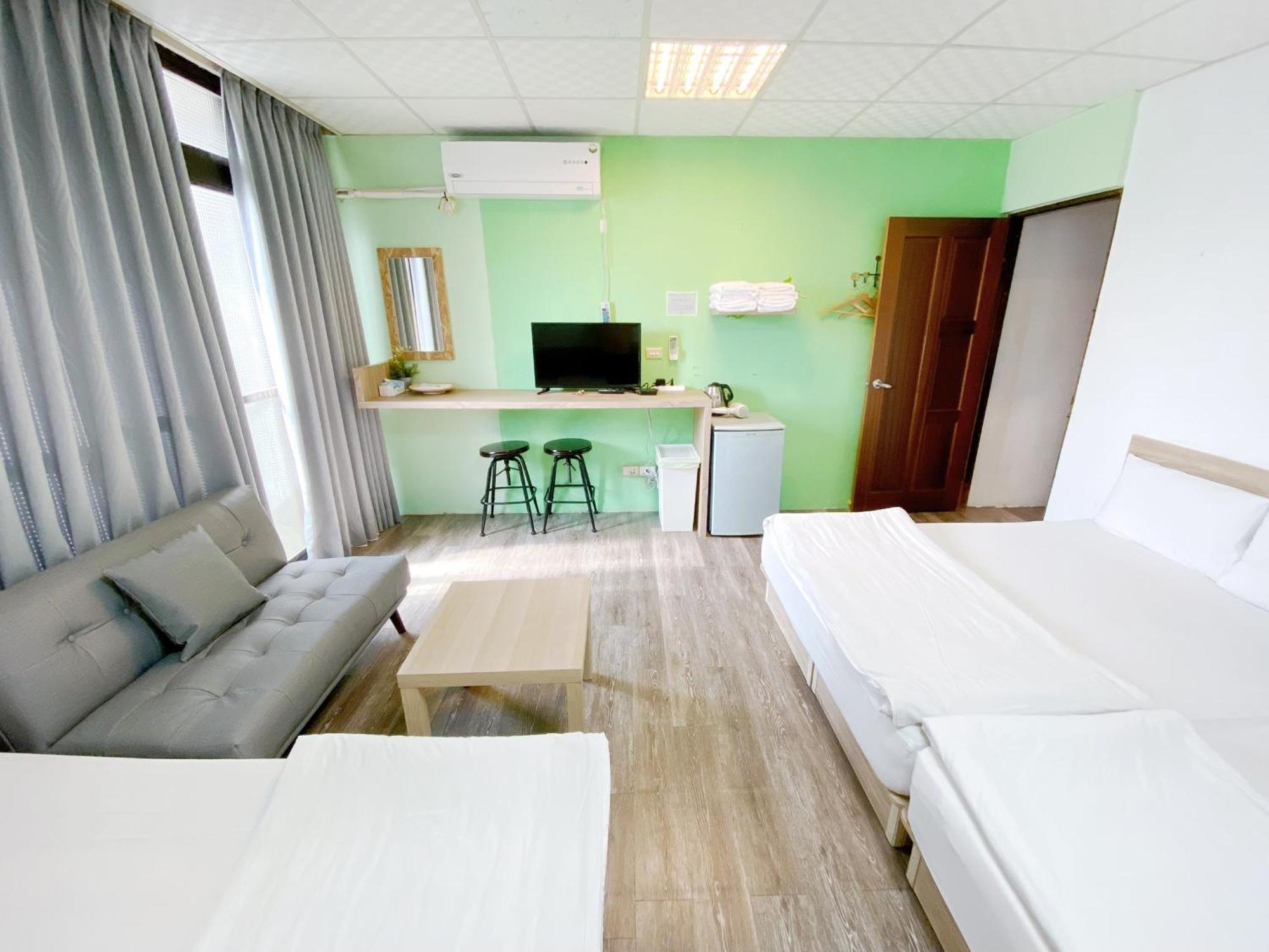 Fengjia Gift Box Homestay Taichung Buitenkant foto