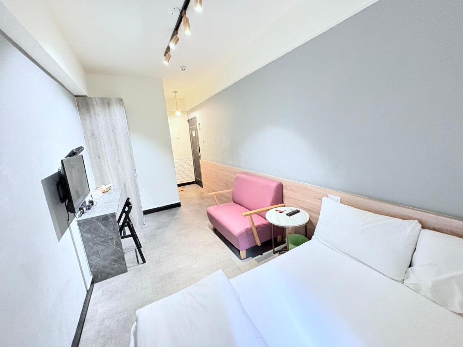 Fengjia Gift Box Homestay Taichung Buitenkant foto