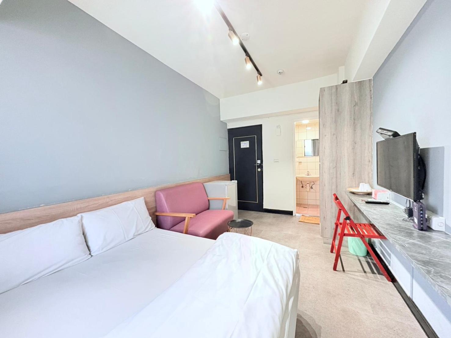 Fengjia Gift Box Homestay Taichung Buitenkant foto
