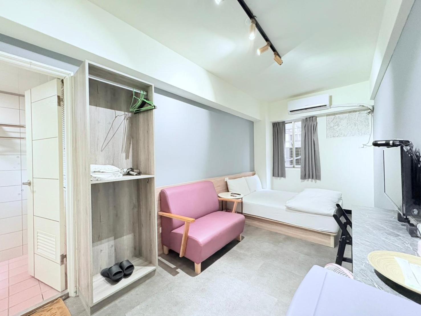 Fengjia Gift Box Homestay Taichung Buitenkant foto