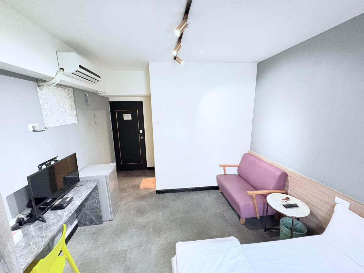 Fengjia Gift Box Homestay Taichung Buitenkant foto