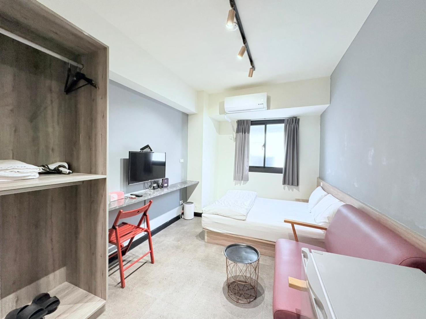 Fengjia Gift Box Homestay Taichung Buitenkant foto